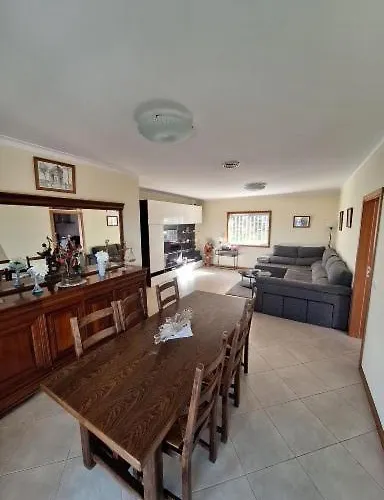 Cerca Do Casal Санту-Тирсу