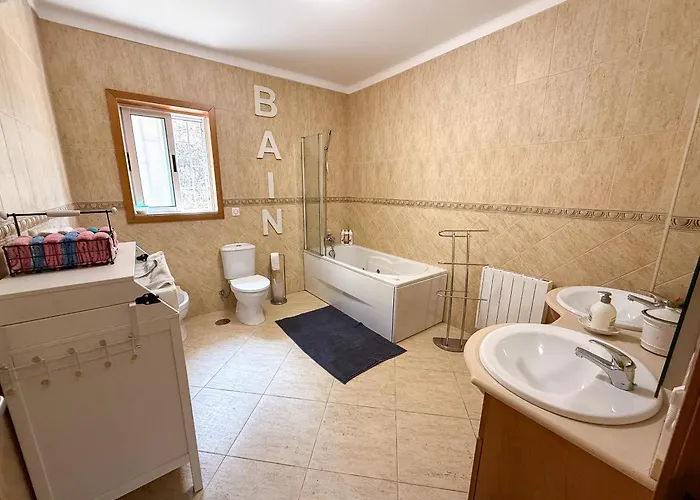 Cerca Do Casal * Santo Tirso